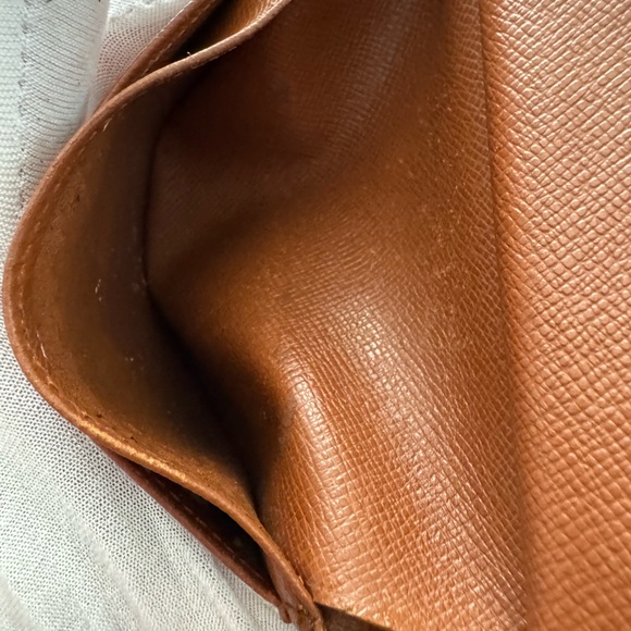 Louis Vuitton vintage compact kiss lock wallet - Picture 10 of 16